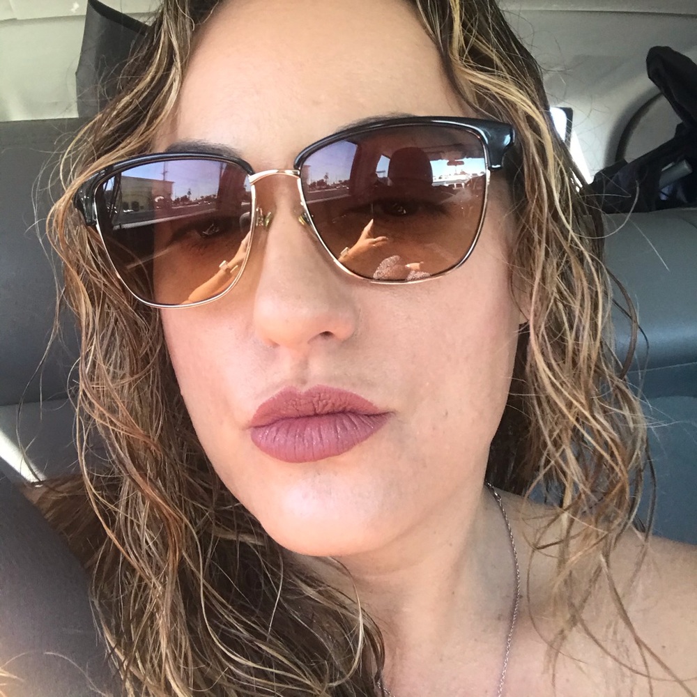 Meet your Posher, Jennifer